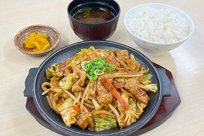 ～鉄板ホルモン定食～