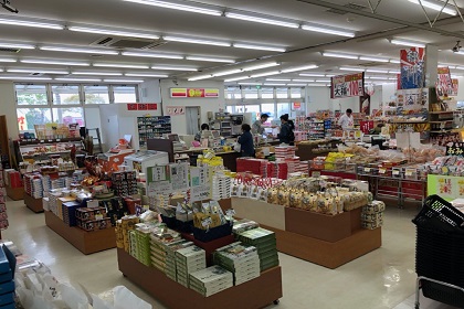 ▲ヤマザキ店内